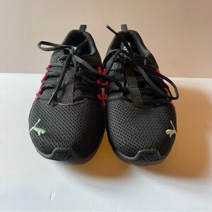 Women’s Puma Riaze Prowl Black Athletic Shoes Size 6.5 With Pink Details
